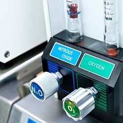 Nitrous oxide and oxygen nozzles