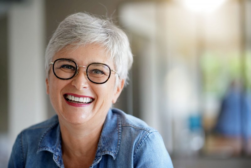 woman smiling with All-On-4